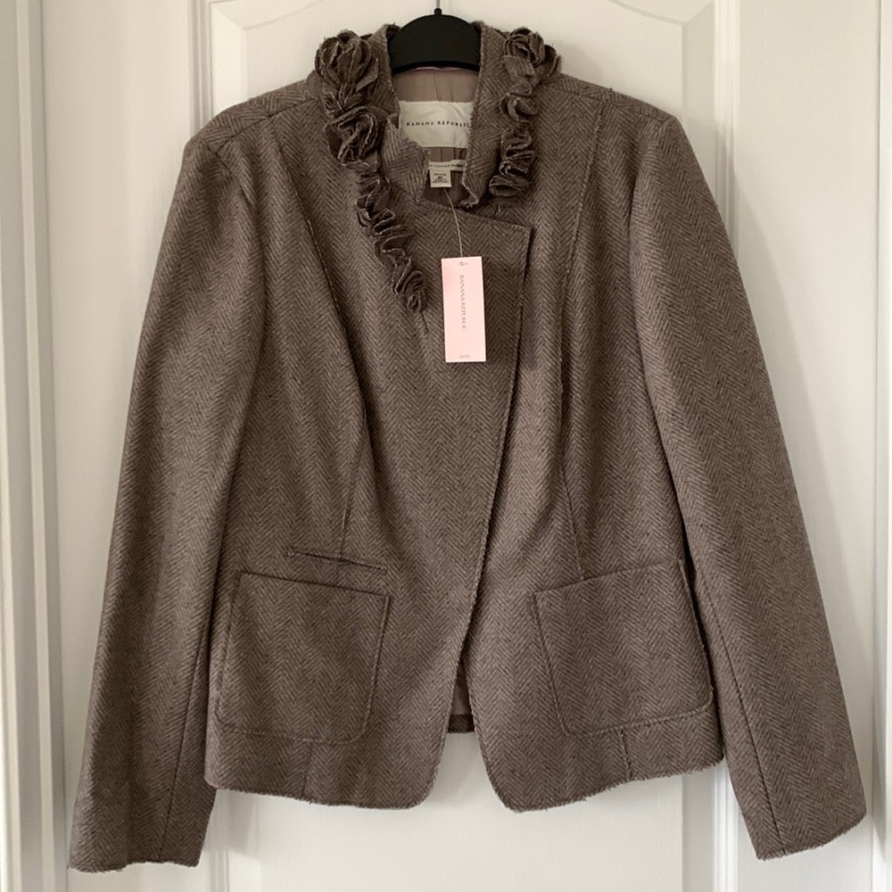 NWT BANANA REPUBLIC Wool Blend Herringbone Ruffles Asymmetrical Jacket Size 8P
